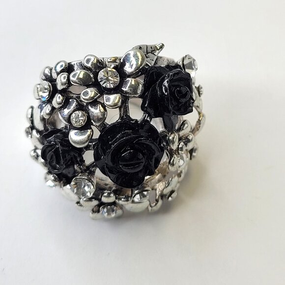 Vintage Black Floral Filigree Ring Silver Tone with Crystals - Picture 10 of 11